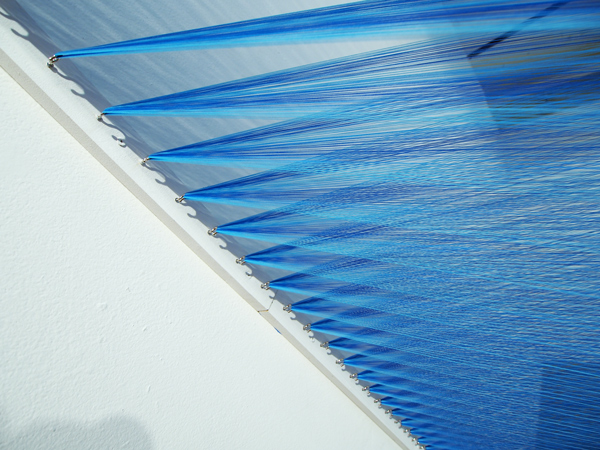 plexus arte con hilo azul